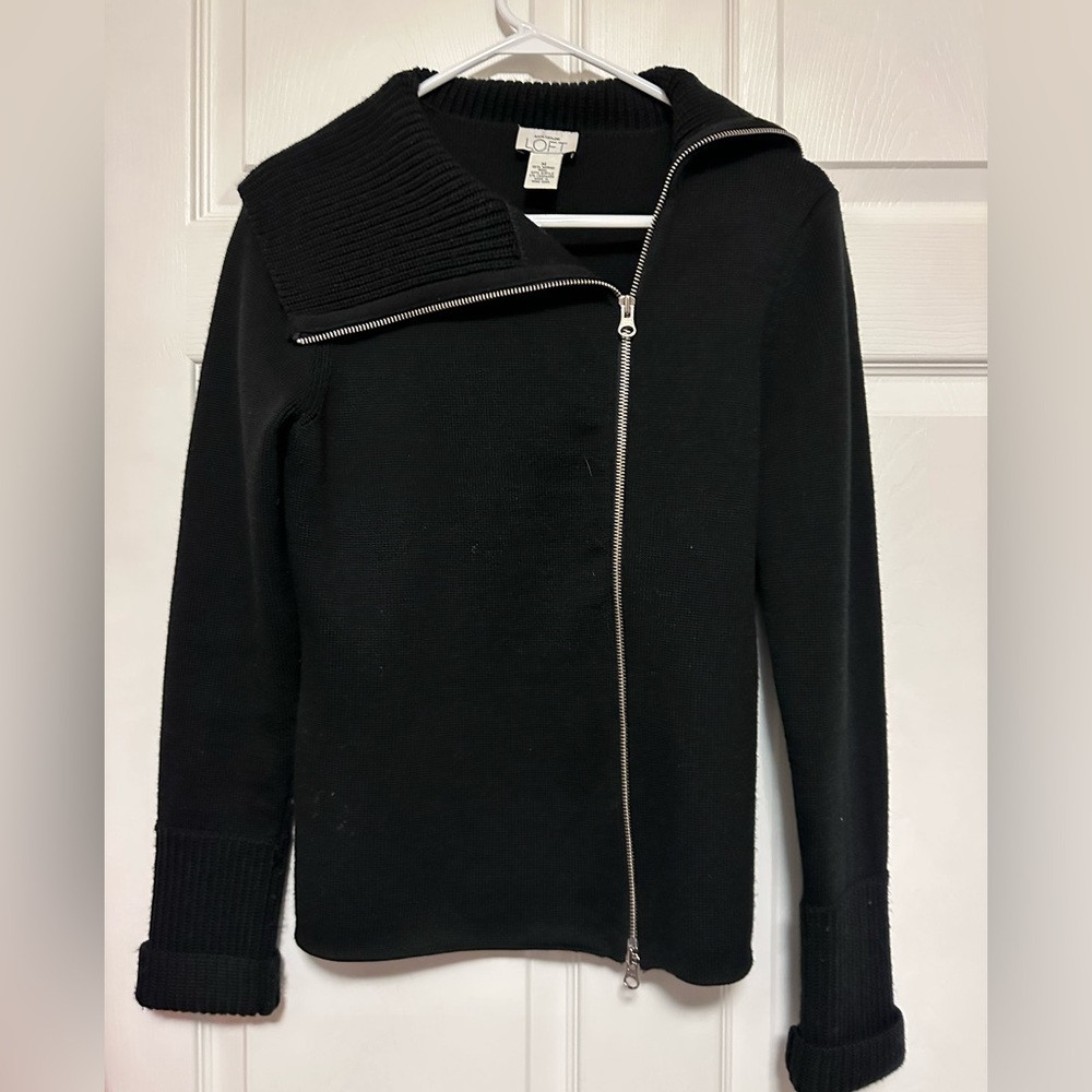 Women’s Zip Up Sweater